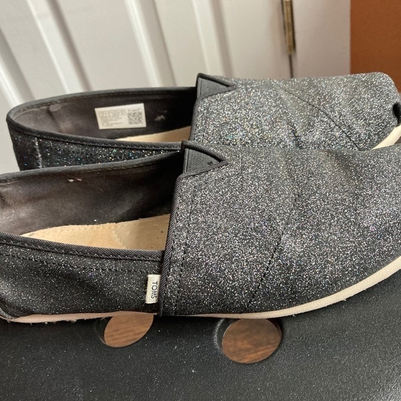 TOMS silver sparkle size 8 - Picture 1 of 4